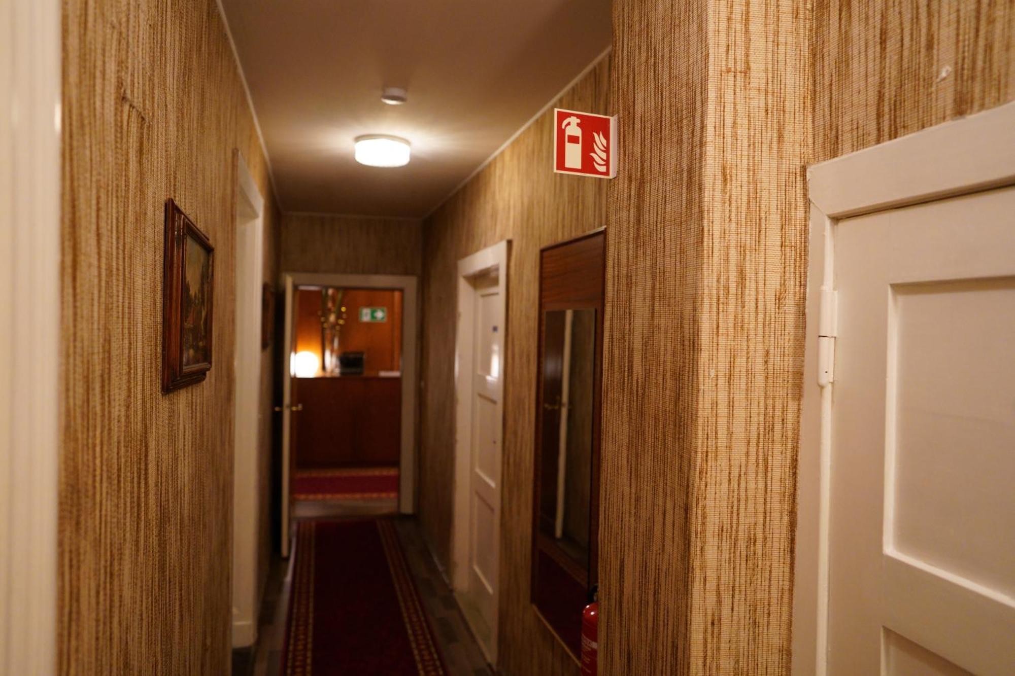 Hotel Pension Xantener Eck Berlijn Buitenkant foto