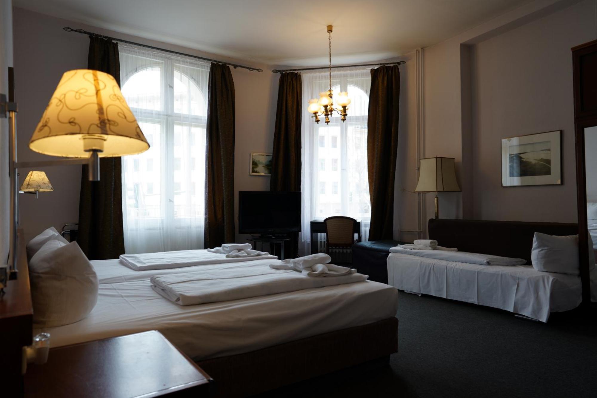 Hotel Pension Xantener Eck Berlijn Buitenkant foto