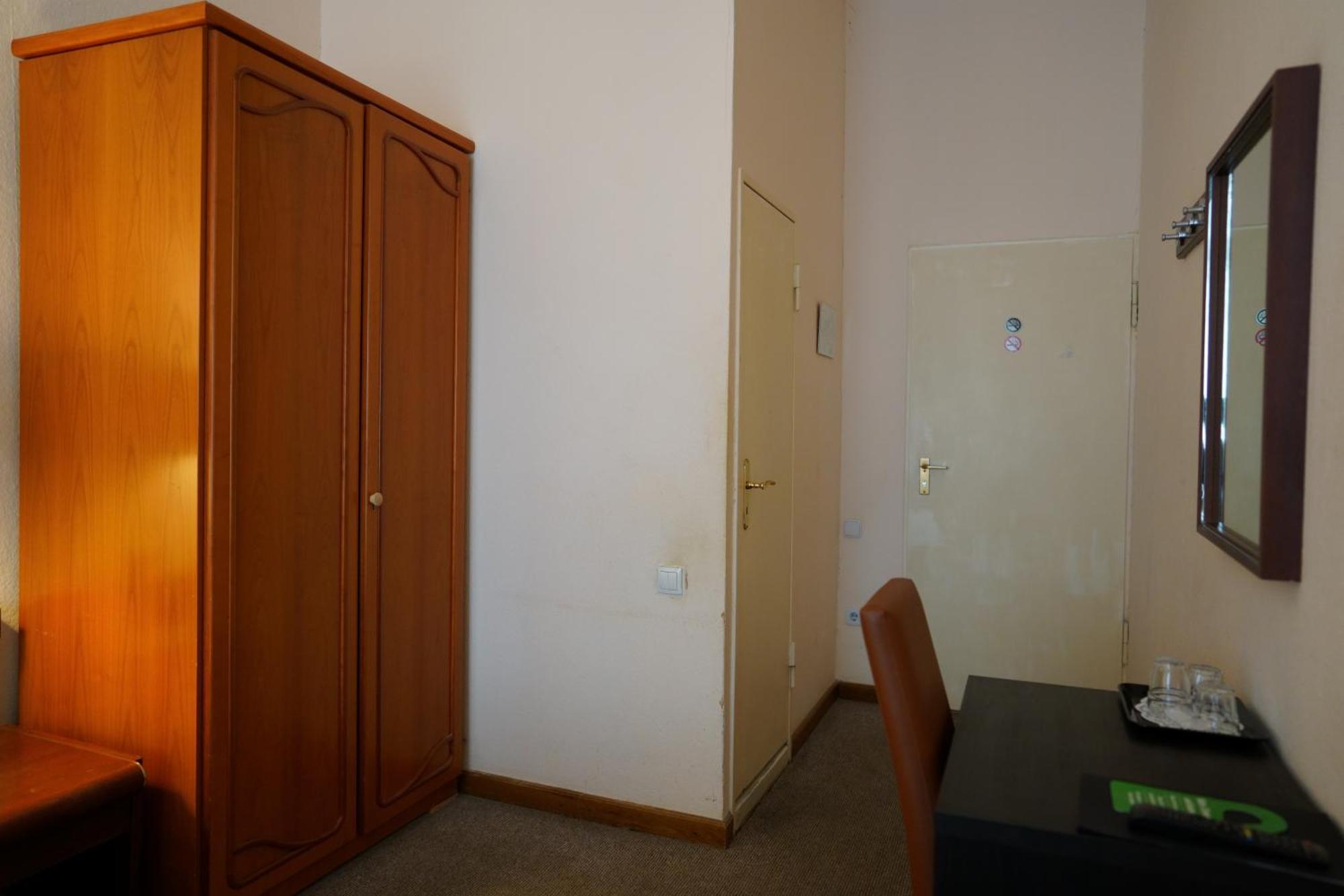 Hotel Pension Xantener Eck Berlijn Buitenkant foto
