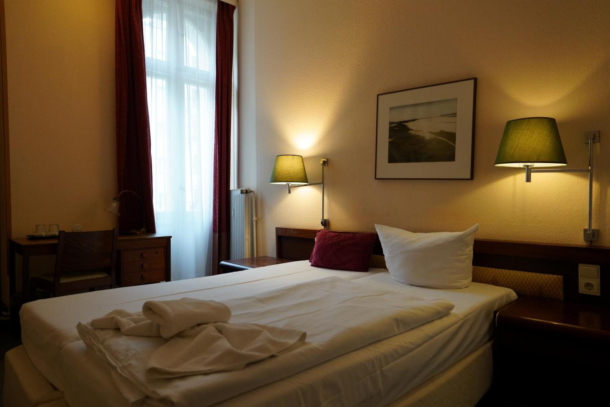 Hotel Pension Xantener Eck Berlijn Buitenkant foto