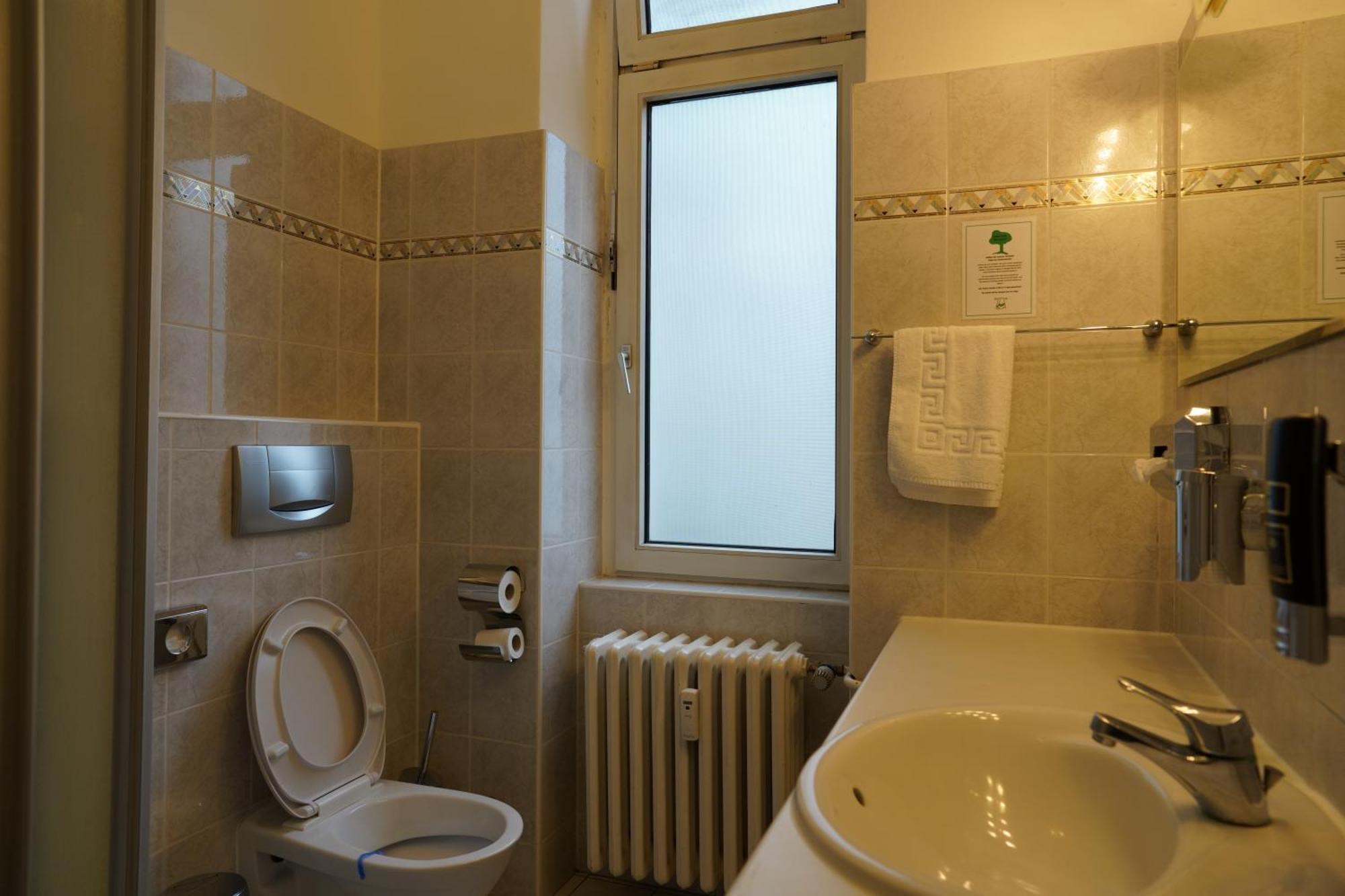 Hotel Pension Xantener Eck Berlijn Buitenkant foto