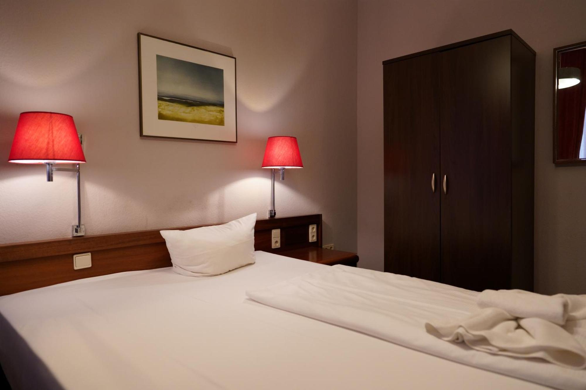 Hotel Pension Xantener Eck Berlijn Buitenkant foto